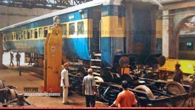 সৈয়দপুরে মেরামত করা হচ্ছে ট্রেনের অতিরিক্তি কোচ (ছবি: প্রতিনিধি)
