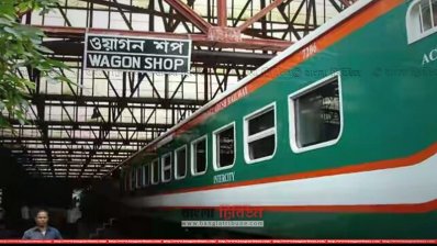 সৈয়দপুরে মেরামত করা হচ্ছে ট্রেনের অতিরিক্তি কোচ (ছবি: প্রতিনিধি)