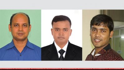 (বাঁ থেকে) সিডিজেএফবির নতুন কমিটির সভাপতি অমিতোষ, সাধারণ সম্পাদক মতিন, দফতর সম্পাদক শাহেদ