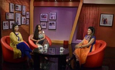 (বাঁ থেকে) নাইস নূর, জাকিয়া বারী মম ও শ্রাবণ্য তৌহিদা