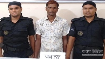 রাজশাহীতে চারটি পিস্তলসহ অস্ত্র ব্যবসায়ী গ্রেফতার