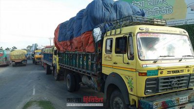 উত্তরবঙ্গ রুটে টাঙ্গাইলের যানজট