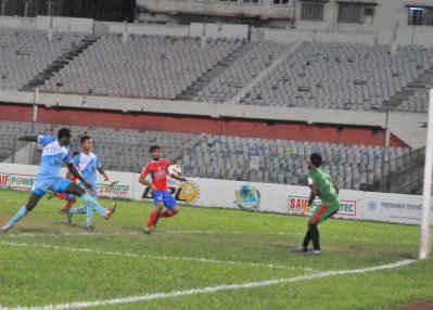 শেখ রাসেল ও ফরাশগঞ্জের ম্যাচের দৃশ্য