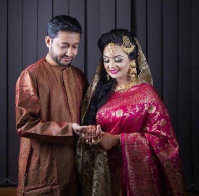 বর সৈয়দ নাঈম আহমেদের পাশে মেহরিন ইসলাম নিশা (ছবি: সংগৃহীত)