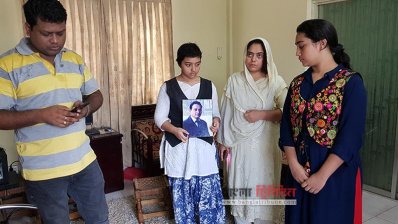 শামীম আহমেদের স্ত্রী ও দুই মেয়ে