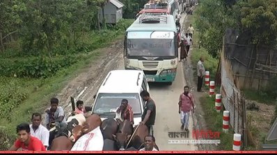 শিমুলিয়া ঘাটে মানুষের উপচে পড়া ভিড় (ছবি: প্রতিনিধি)