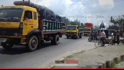 যানবাহনের চাপ থাকলেও বঙ্গবন্ধু সেতুর পশ্চিম পাড়ে যানজট নেই 