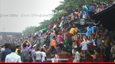 ঈদে বাড়ি যেতে হবে, ঝুঁকির কথা মাথায়ই নেই কারও