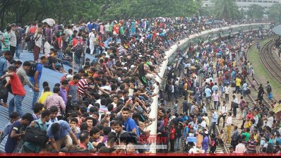কোথায় ট্রেন! বুধবার বিমানবন্দর রেলস্টেশন থেকে তোলা ছবি