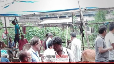 মেরাদিয়া কোরবানির হাটে পশুর স্বাস্থ্যপরীক্ষার টাকা নিয়ে চলছে দর কষাকষি