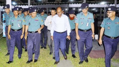 বৃহস্পতিবার রাতে জাতীয় ঈদগাহ ময়দান পরিদর্শন করেন ডিএমপি কমিশনার ও পুলিশের সিটিটিসি প্রধান