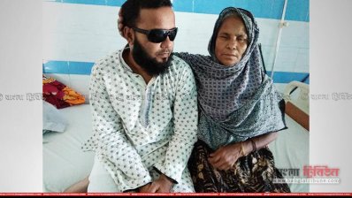 হাসপাতালে মায়ের সঙ্গে সিদ্দিকুর