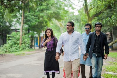 মাহিনের অনেক সাধের ঘোড়গুলিতে নাদিয়া, মোশাররফ, ফারুক ও হাসান