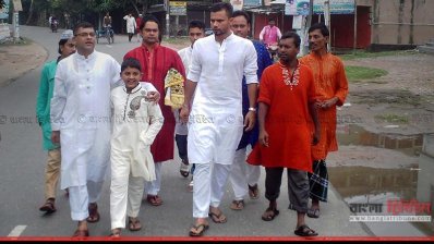পরিজনদের সঙ্গে মাশরাফি