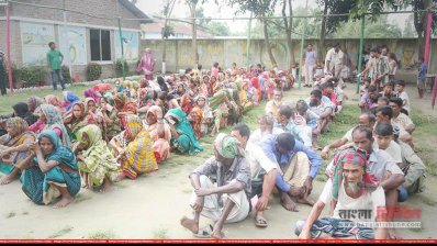 ইসলামিক রিলিফ বাংলাদেশ এর গোশত পাওয়ার অপেক্ষায় হতদরিদ্ররা