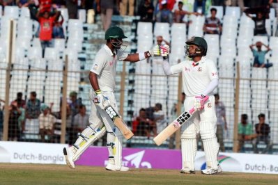 এভাবেই একে অন্যকে উৎসাহ দিয়েছেন সাব্বির ও মুশফিক