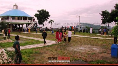 বান্দরবানে আসা পর্যটকরা
