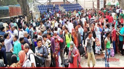 বেনাপোলে যাত্রীদের দীর্ঘ লাইন