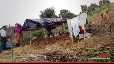পাহাড়ের পাদদেশে উঠছে রোহিঙ্গাদের ঘর
