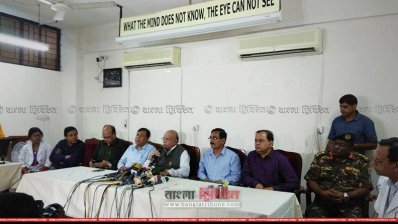 সংবাদ সম্মেলনে স্বাস্থ্যমন্ত্রী 