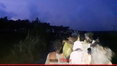 রাত হলেই সীমান্ত অতিক্রমের পালা