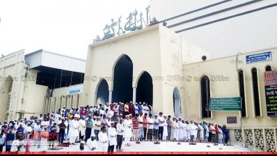 জাতীয় মসজিদে জুমার নামাজের খুতবায় রোহিঙ্গাদের সহযোগিতা করার আহ্বান জানানো হয়