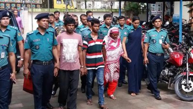 গ্রেফতারকৃত অপহরণকারী আনোয়ার ও তার স্ত্রী-পুত্র