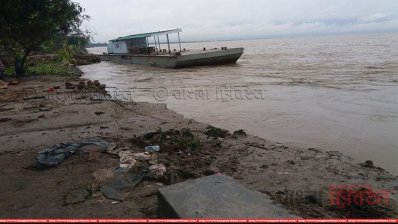 শরীয়তপুরে নোঙর করা লঞ্চডুবি