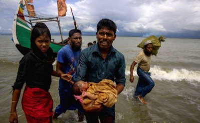 সাগরপাড়ি দিয়ে আসছে রোহিঙ্গারা