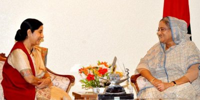 সুষমা স্বরাজ ও শেখ হাসিনা (ফাইল ছবি: সংগৃহীত)