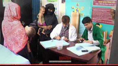 রোহিঙ্গাদের সাধ্য মতো চিকিৎসা দিচ্ছেন চিকিৎসকরা