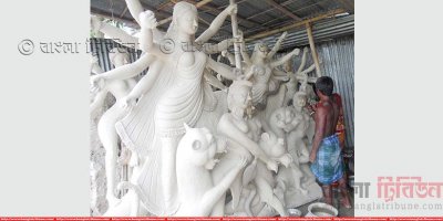 লালমনিরহাটের পূর্ব কাদমা এলাকার পূজা মণ্ডপের দৃশ্য