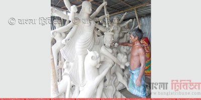 লালমনিরহাটে ৪২৯টি মণ্ডপে চলছে প্রতিমা তৈরি