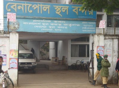 বেনাপোল-পেট্রাপোল বন্দরে আমদানি-রফতানি বন্ধ