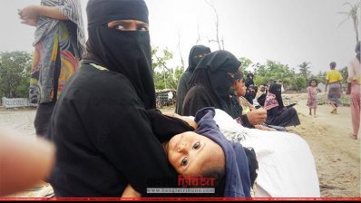 জীবন বাঁচাতে পালিয়ে আসা রোহিঙ্গা নারী-শিশু