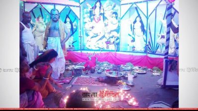 মণ্ডপ তৈরি ও প্রতিমা বিসর্জনে সহযোগিতা করেছে মুসলমানরা