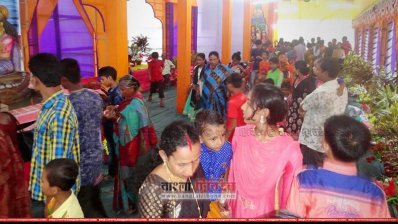 দর্শনার্থীর ভিড় 