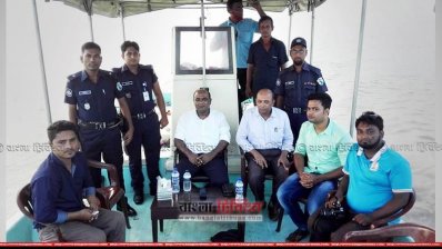 পদ্মা-মেঘনায় দিনরাত অভিযান চালাচ্ছে জেলা টাস্কফোর্স