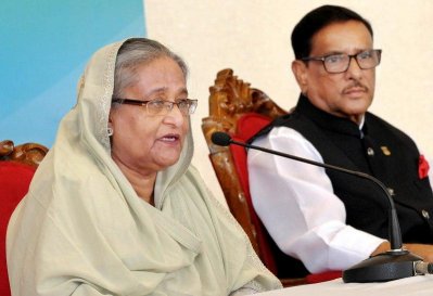 বিমানবন্দরে বক্তব্য রাখছেন প্রধানমন্ত্রী, ছবি ফোকাস বাংলা