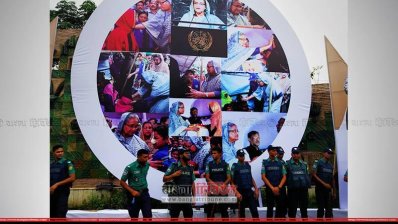 পথে পথে সংবর্ধনা নিয়ে গণভবনে পৌঁছালেন প্রধানমন্ত্রী (ভিডিও)