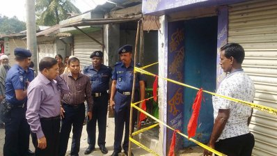 ঘটনাস্থল পরিদর্শন করেন পুলিশ কর্মকর্তারা