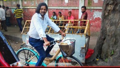নিজের সাইকেলটি ফেরত পাননি, নতুন সাইকেল পেয়েছেন সুমন শামস