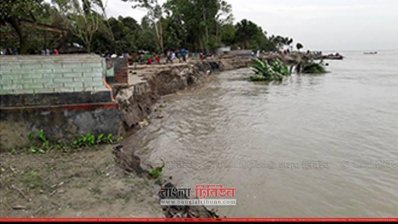 অবৈধভাবে বালি উত্তোলন করায় যমুনায় তীব্র ভাঙন
