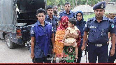 জঙ্গি মারজানের বোন খাদিজা (ছবি: যশোর প্রতিনিধি)