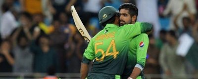 দুবাইয়ে জয়ে শুরু পাকিস্তানের