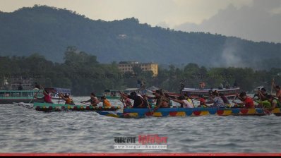 কাপ্তাই হ্রদে নৌকাবাইচ প্রতিযোগিতা