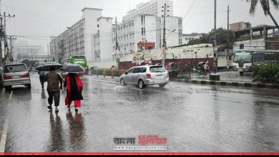 অবিরত হালকা বারিপাত: নেই জলজট, নেই যানজট, ছুটির দিনে অলস ঢাকা