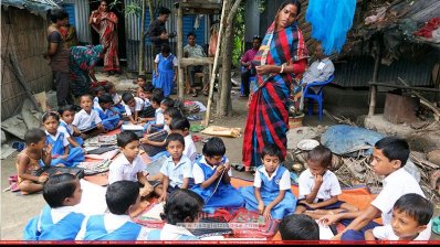 সুবিধা বঞ্চিত শিশুদের পাশে বুলেট মল্লিক