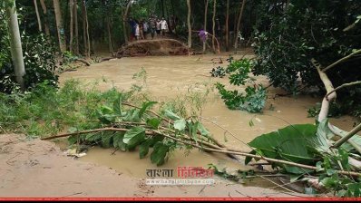 মুহুরীসহ তিন নদীর আটটি পয়েন্টে বেড়িবাঁধ ভেঙে গেছে
