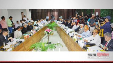 নির্বাচন ভবনে ইসির সঙ্গে সাবেক নির্বাচন কমিশনার ও সাবেক কর্মকর্তাদের সংলাপ